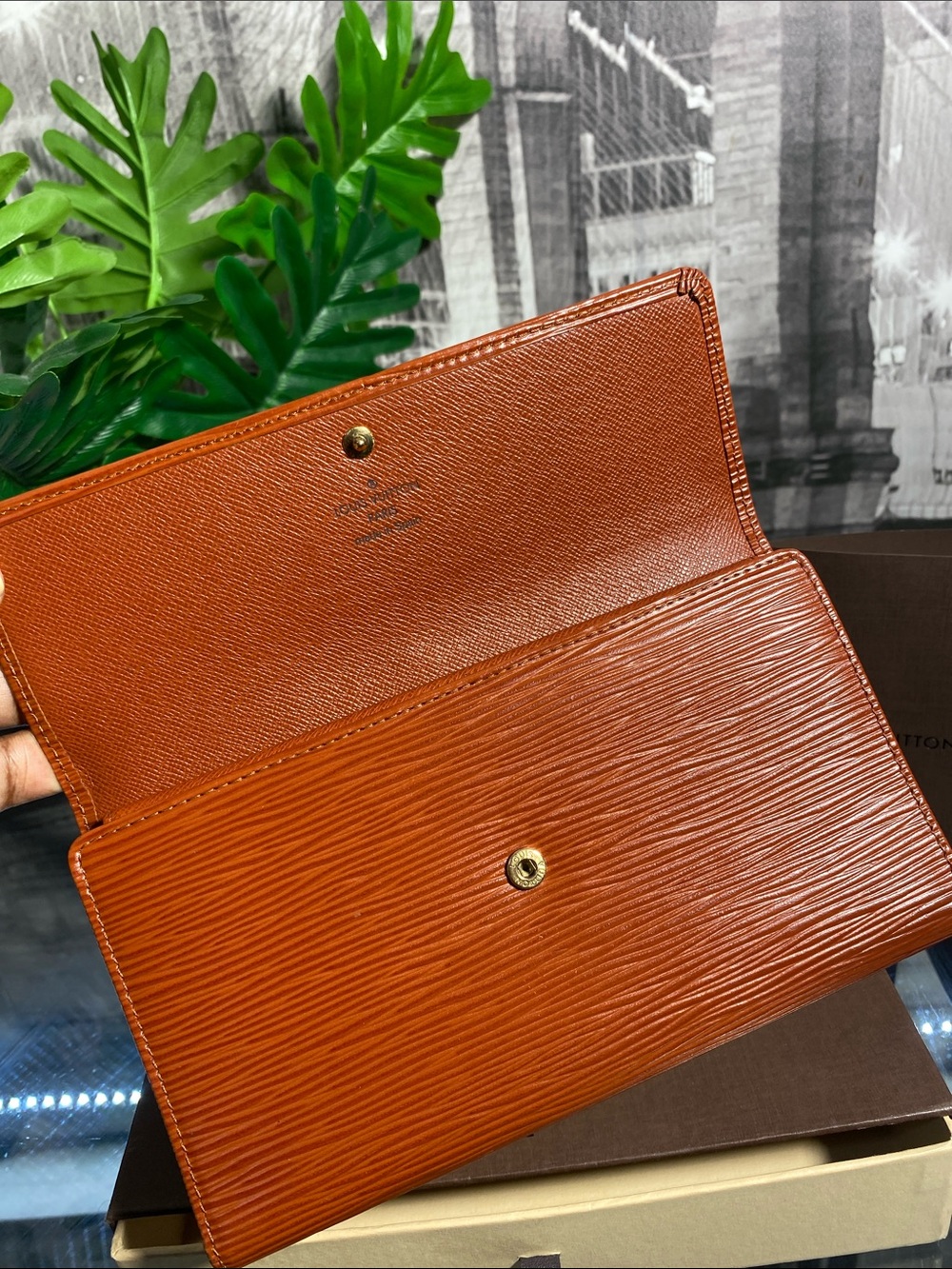 Authentic Louis Vuitton Epi International Wallet - Picture 8 of 17